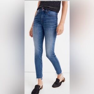Madewell size 24 jeans 10” high-rise denim blue skinny jeans with raw hem‎ 💙💙